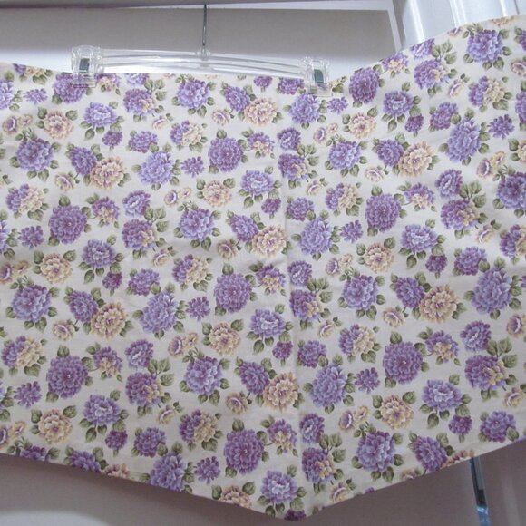 Floral Curtain Valance ~ Beige with purple flowers ~ 18-3/4 x 104" ~ Beautiful! - Picture 9 of 13